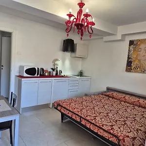  Daire Prince Apartments İtalya